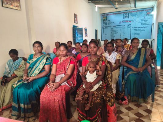 स्व सहायता समूह की महिलाओं आजीविका आधारित गतिविधियों की दी गई जानकारी&nbsp;