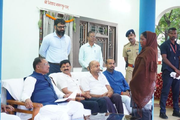 गृह ग्राम बगिया में मुख्यमंत्री श्री साय ने सुनी आम जनता की समस्याएं,त्वरित निराकरण के दिए निर्देश