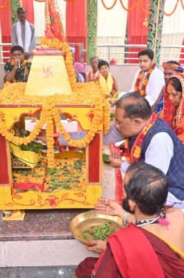 मुख्यमंत्री विष्णुदेव साय&nbsp; महाप्रभु श्री जगन्नाथ का दर्शन कर&nbsp;51 हजार तुलसी अर्पित कर प्रदेश की सुख-समृद्धि की कामना की