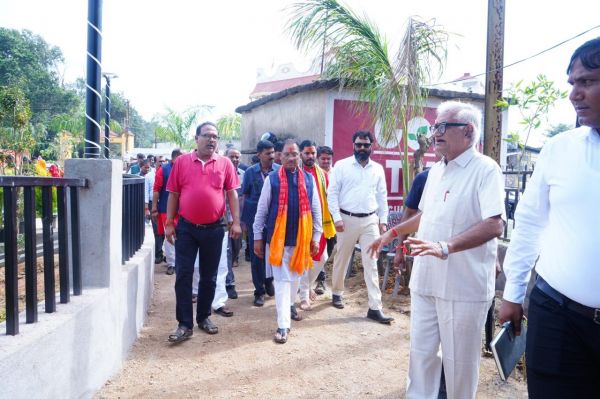 कुनकुरी में मुख्यमंत्री ने विसर्जन तालाब का किया औचक निरीक्षण,व्यवस्थित और सुविधापूर्ण रूप से विकसित करने के दिए निर्देश