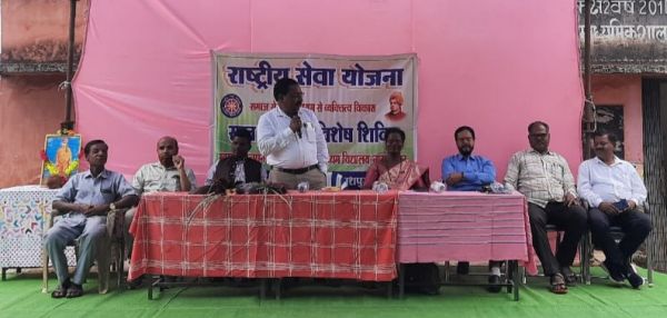 एनएसएस का सात दिवसीय शिविर का शुभारंभ, प्रथम दिवस पढ़ाया गया अनुशासन का पाठ