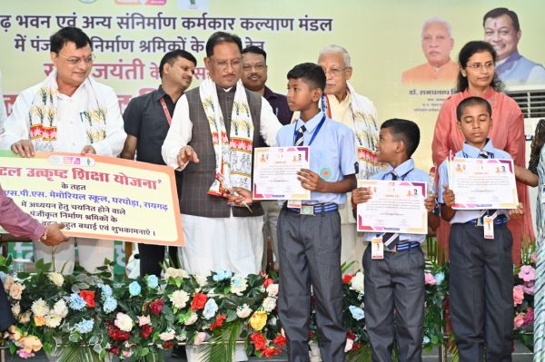 श्रम विभाग अंतर्गत 25 वर्षों की विभागीय उपलब्धियां,राज्य सरकार के प्रयासों से श्रमिकों के जीवन में आ रहा है बदलाव