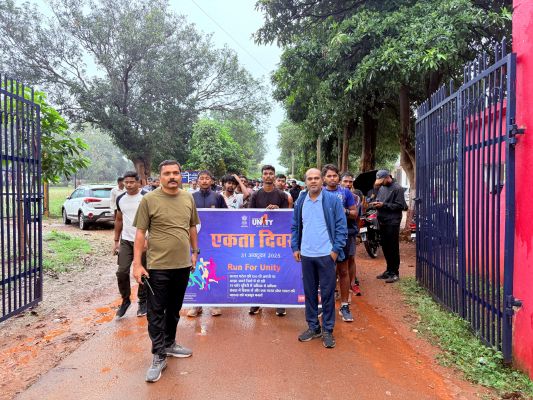 सरदार पटेल जयंती पर जिला मुख्यालय सहित पूरे थाना/चौकी क्षेत्र&nbsp; में 'रन फॉर यूनिटी' का आयोजन हुआ. इसके जरिए दिया गया राष्ट्रीय एकता व देशभक्ति का संदेश&nbsp;