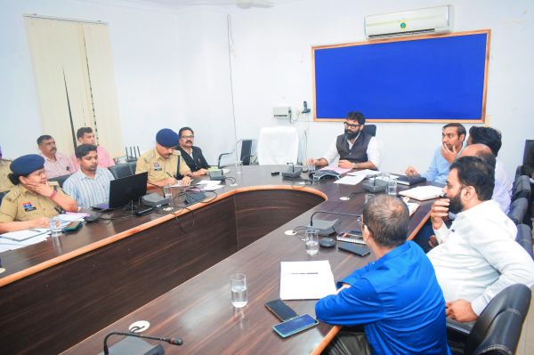 कलेक्टर श्री रोहित व्यास ने नारकोटिक्स कोऑर्डिनेशन सेंटर के कार्यों की समीक्षा,अवैध मादक पदार्थों की