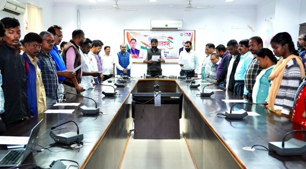 प्रधानमंत्री श्री नरेंद्र मोदी नेराष्ट्रीय गीत &ldquo;वंदे मातरम&lsquo;&lsquo; के 150 वर्ष पूरे होने के उपलक्ष्य में वर्षभर चलने वाले समारोह का किया शुभारंभ