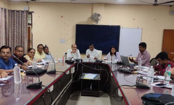 जिले में राष्ट्रीय स्वास्थ्य कार्यक्रमों की हुई समीक्षा बैठक,लक्ष्य के अनुरूप कार्य पूर्ण कर शत्-प्रतिशत पोर्टल में एण्ट्री करने के दिए गए निर्देश