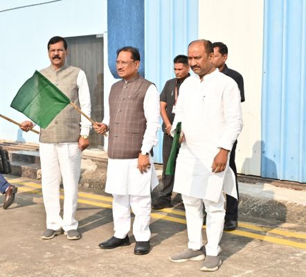 मुख्यमंत्री ने स्टेट हैंगर से विमान परिचालन सेवा का किया शुभारंभ