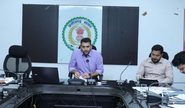 कलेक्टर ने ली समय-सीमा की बैठक, जिले के सभी धान खरीदी केंद्रों में बुनियादी और मूलभूत तैयारियां सुनिश्चित करने दिए गए निर्देश