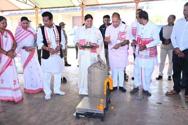 किसानों की सुविधा के लिए जिले में 46 धान खरीदी केंद्र ,सांसद और विधायक की उपस्थिति में किसान गंगाराम का धान तौलाई की गई&nbsp;