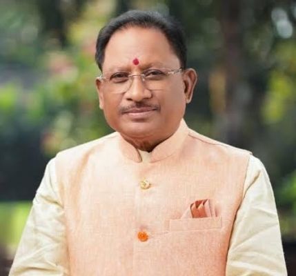 बस्तर में शांति और विकास की नई दिशा : 65 लाख के इनामी 10 माओवादी आत्मसमर्पण कर मुख्यधारा में लौटे,बस्तर में विश्वास, सुरक्षा और स्थायी शांति का वातावरण हो रहा है स्थापित - मुख्यमंत्री श्री विष्णु देव साय