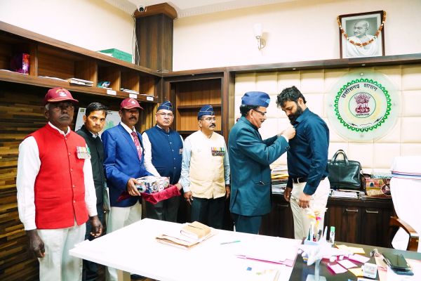 सशस्त्र सेना झण्डा दिवस : कलेक्टर ने भूतपूर्व सैनिकों के परिवारों के लिए अधिक से अधिक अंशदान राशि सहयोग करने की अपील&nbsp;