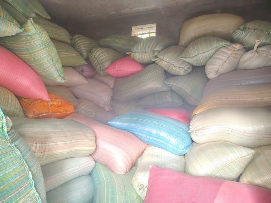 जिला प्रशासन की बड़ी कार्रवाई :&nbsp;कांसाबेल क्षेत्र में तीन स्थानों से कुल 1,480 क्विंटल अवैध धान जप्त