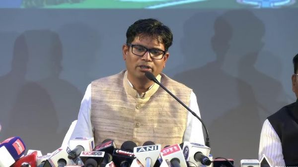 मंत्री ओपी चौधरी ने प्रेस वार्ता में साझा की राज्य की विकास परियोजनाओं और नई नीतियों की जानकारी