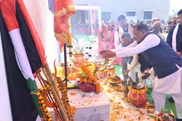 देश के स्वतंत्रता संग्राम में आदिवासी नायकों का योगदान अद्वितीय - मुख्यमंत्री श्री साय,समाज के नवनिर्मित कार्यालय भवन के लोकार्पण सहित कई घोषणाएं