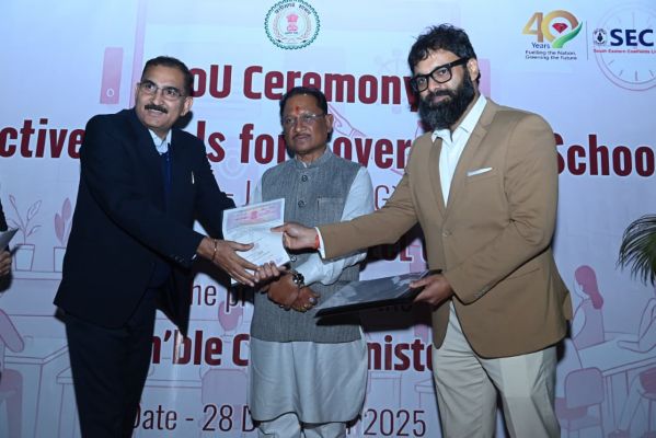 जशपुर में शिक्षा की नई शुरुआत : मुख्यमंत्री विष्णुदेव साय की मौजूदगी में शिक्षा को मिला डिजिटल विस्तार,ग्रामीण बच्चों को मिलेगा शहरों जैसा डिजिटल क्लासरूम,