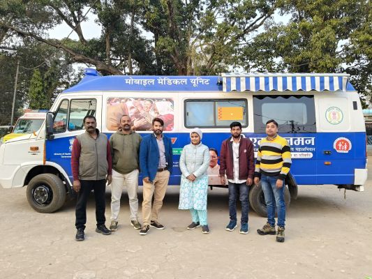 "जशपुर के सुदूर आदिवासी गांवों तक स्वास्थ्य सेवा का नया रास्ता: पीएम-जनमन के तहत बगीचा में शुरू हुई मोबाइल मेडिकल यूनिट"