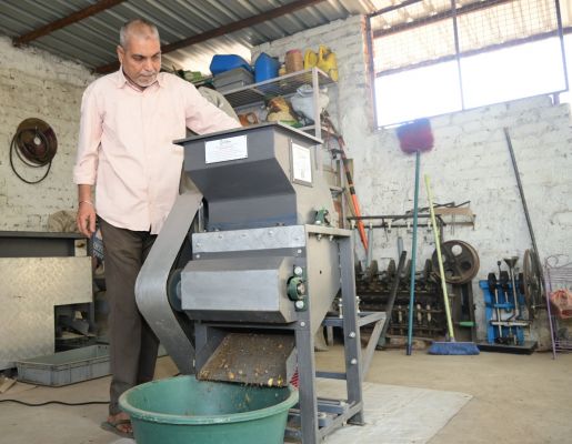 धुन के पक्के प्रदीप ने अपनी जिद से बदली किस्मत की तस्वीर,प्रधानमंत्री सूक्ष्म खाद्य उद्योग उन्नयन योजना बनी आत्मनिर्भरता की राह