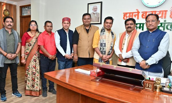 लोकतंत्र की मजबूती में मीडिया की भूमिका सर्वोपरि, रायपुर प्रेस क्लब के नवनिर्वाचित पदाधिकारियों से सौजन्य मुलाकात में बोले मुख्यमंत्री श्री विष्णु देव साय