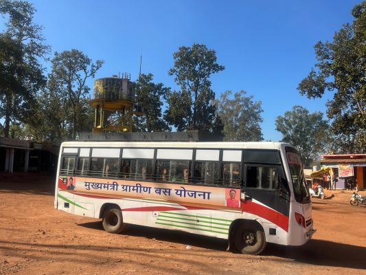स्कूल, अस्पताल और बाजार अब दूर नहीं&mdash;मुख्यमंत्री ग्रामीण बस योजना से जशपुर के ग्रामीण इलाकों को मिली नई रफ्तार