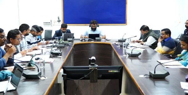 कलेक्टर रोहित व्यास ने ग्राम पंचायतों में संचालित विकास योजनाओं की समीक्षा की, शिविरों में सभी पात्र हितग्राहियों को योजनाओं से जोड़ने विशेष कार्ययोजना बनने के दिए निर्देश