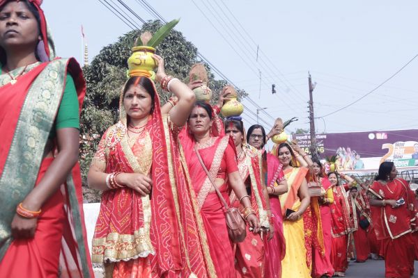 भव्य कलश यात्रा के साथ जशपुर में उमड़ा आस्था का सैलाब, सात दिवसीय संगीतमय श्रीमद् भागवत कथा का हुआ दिव्य शुभारंभ