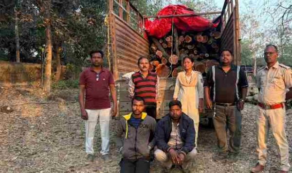 वन विभाग की बड़ी कार्रवाई से अंतर्राज्यीय खैर लकड़ी तस्करी गिरोह का भंडाफोड़, ट्रक जब्त, गुप्त गोदाम पर छापा, कई राज्यों तक फैले नेटवर्क का खुलासा