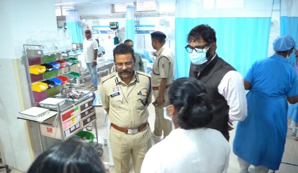 जशपुर बस दुर्घटना पर मुख्यमंत्री साय सख्त:गोडा अंबा के पास पलटी यात्री बस, 5 लोगों की मौत, 20 से ज्यादा घायल &mdash; मुख्यमंत्री विष्णु देव साय ने दिए त्वरित मदद के निर्देश