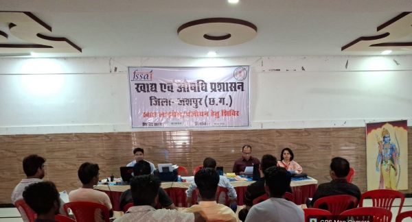 खाद्य कारोबारकर्ताओ के खाद्य अनुज्ञप्ति व पंजीयन हेतु कांसाबेल में हुआ शिविर का आयोजन