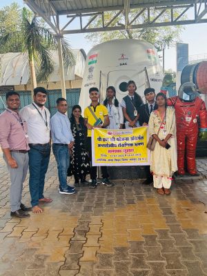 &ldquo;जशपुर की बेटियों का &lsquo;ज्ञान यात्रा&rsquo; में धमाकेदार प्रदर्शन: कलेक्टर रोहित व्यास की पहल से पीएम श्री स्कूलों की छात्राएं पहुंचीं अहमदाबाद, अंतरिक्ष विज्ञान से लेकर गांधी दर्शन तक हासिल किया अनमोल अनुभव