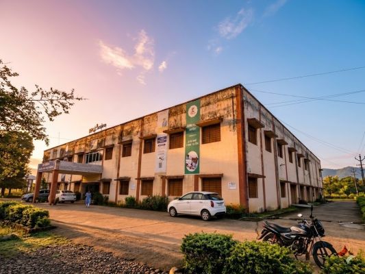 तकनीकी शिक्षा की नई क्रांति: नवगुरुकुल जशपुर बना ग्रामीण युवाओं के सपनों का लॉन्चपैड, आत्मनिर्भरता की ओर बढ़ रहे सशक्त कदम&rdquo;