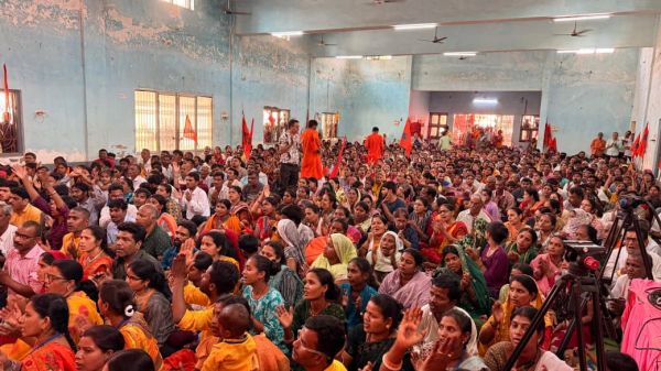 मातंगी मैया की कृपा से ऐतिहासिक घर वापसी&mdash;610 लोगों ने पुनः अपनाया सनातन धर्म, सक्ती में दिखा आस्था और सांस्कृतिक जागरण का विराट स्वरूप