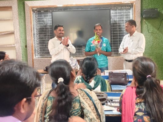 कुनकुरी में सहायक शिक्षक/समग्र शिक्षक फेडरेशन की ब्लॉक स्तरीय बैठक सह सम्मान समारोह सम्पन्न &mdash; TET अनिवार्यता के खिलाफ एकजुट हुए शिक्षक, सदस्यता अभियान तेज करने का लिया संकल्प