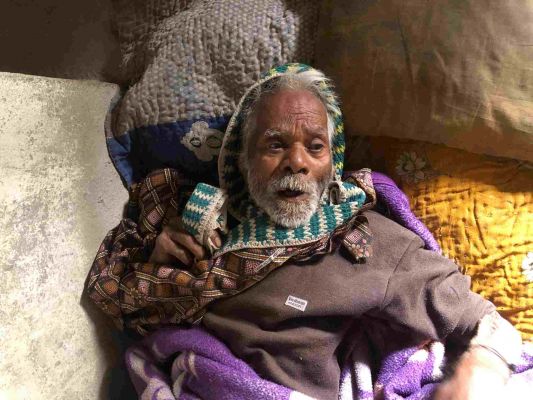 BREAKING NEWS: उम्र के आखिरी पड़ाव पर मिला सबसे बड़ा सहारा &mdash; 100 वर्षीय सोहद राम को प्रधानमंत्री आवास योजना से पक्की छत, परिवार में खुशी की लहर, बरसों का सपना हुआ पूरा