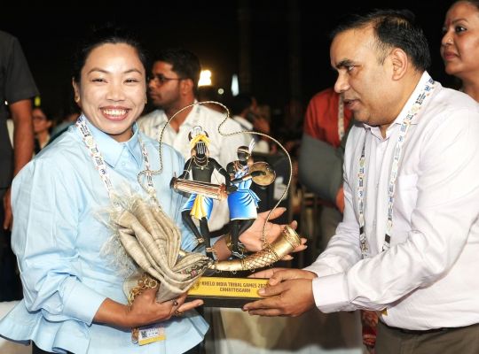 ओलंपिक सिल्वर से एशियाई गोल्ड तक का अधूरा सफर &mdash; सैखोम मीराबाई चानू का बड़ा ऐलान: &lsquo;एशियन गेम्स में मेडल जीतना ही अब जिंदगी का सबसे बड़ा लक्ष्य&rsquo;, केआईटीजी मंच से जनजातीय खिलाड़ियों को दिया नया सपना&rdquo;