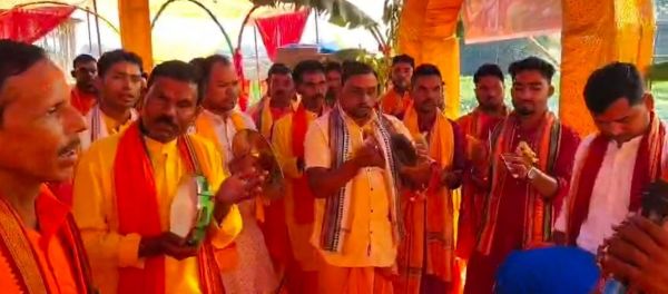 गरियादोहर में अष्ट प्रहरी का भव्य आयोजन, &ldquo;हरे कृष्ण हरे राम&rdquo; की गूंज से भक्तिमय हुआ वातावरण, ओडिशा के कंचनपुर, पुसलदा, केंदूडीह सहित दर्जनों मंडली बांधेंगे समां......