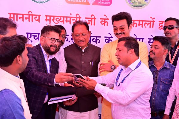 मुख्यमंत्री ने नगर पालिका के डिजिटल डोर सुविधा का किया शुभारंभ ,एचडीएफसी बैंक ने क्यूं आर कोड बनाकर नगर पालिका जशपुर को सौंपा