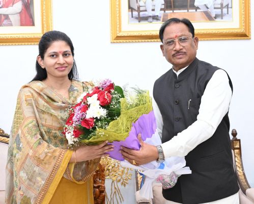 मुख्यमंत्री विष्णुदेव साय और केंद्रीय खेल राज्य मंत्री रक्षा खडसे की महत्वपूर्ण मुलाकात&mdash;खेल प्रतिभाओं को पहचान, संसाधन और राष्ट्रीय अवसर देने की दिशा में बनी ठोस रणनीति