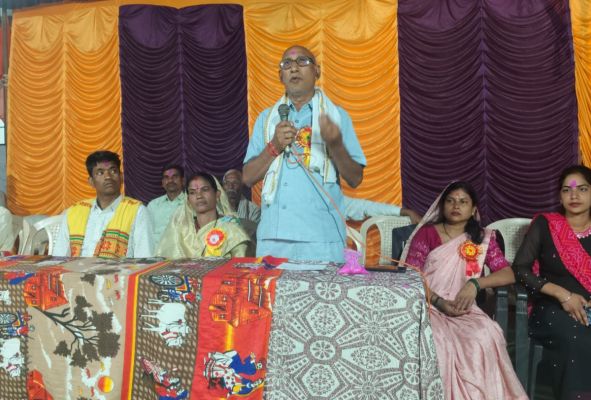 &ldquo;भक्ति, परंपरा और सामाजिक एकजुटता का संगम: बखरूटोला में भक्त माता कर्मा जयंती पर निकली भव्य शोभायात्रा, जनप्रतिनिधियों ने विकास और भाईचारे का दिया संदेश, सामुदायिक भवन के लिए शेड निर्माण की घोषणा