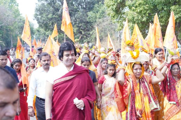 जय श्री राम के जयघोष से गूंजा कुनकुरी: 15 हजार श्रद्धालुओं की ऐतिहासिक कलश यात्रा के साथ भव्य संगीतमय राम कथा महोत्सव का दिव्य शुभारंभ, पूरे नगर में छाया भक्ति और आस्था का अलौकिक संगम