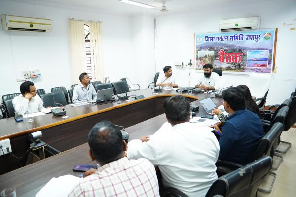 पर्यटन स्थलों पर सभी मूलभूत सुविधाएं करें विकसित: कलेक्टर श्री रोहित व्यास,होम स्टे सहित पर्यटन स्थलों का व्यापक प्रचार-प्रसार करने दिए निर्देश