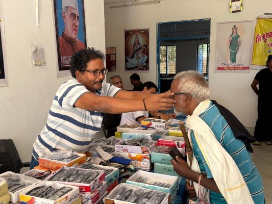 बाबा भगवान राम ट्रस्ट का बड़ा जनसेवा अभियान: एक ही दिन में 353 ग्रामीणों का इलाज, नेत्र जांच से लेकर दवाइयों तक सब कुछ मुफ्त