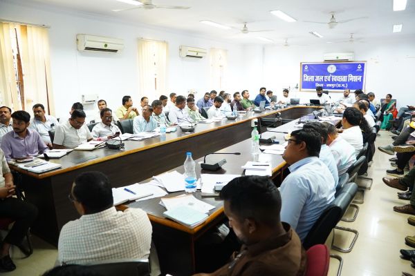 कलेक्टर श्री व्यास की अध्यक्षता में जिला स्तरीय डी.डब्ल्यू.एस.एम. की बैठक सम्पन्न
