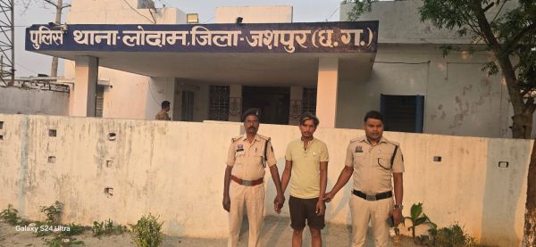 &ldquo;ऑपरेशन शंखनाद&rdquo; &mdash;हाईवे पर नाकाबंदी कर पुलिस ने गौ तस्करी की बड़ी साजिश नाकाम, 09 गौवंश सुरक्षित मुक्त, भागा तस्कर आखिरकार गिरफ्तार, पिकअप वाहन भी जब्त