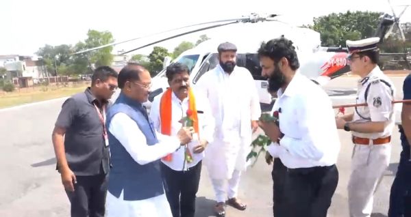 आमजन, जनप्रतिनिधियों और प्रशासनिक अमले की जोरदार मौजूदगी के बीच मुख्यमंत्री का गरिमामय अभिनंदन, पारंपरिक संस्कृति की रंगीन झलकियों ने बांधा समां