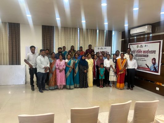 तीन दिवसीय कार्यशाला में उभरी ग्रामीण महिलाओं की अभिव्यक्ति की ताकत, लघु वनोपज से जुड़े संघर्ष, सफलता और संवेदनाओं को मिला प्रभावशाली मंच