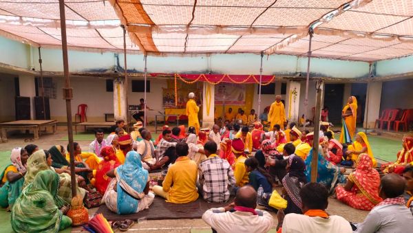मुख्यमंत्री कन्या विवाह योजना -कांसाबेल विकास खंड के 12 जोड़े विवाह बंधन में बंधे&nbsp;