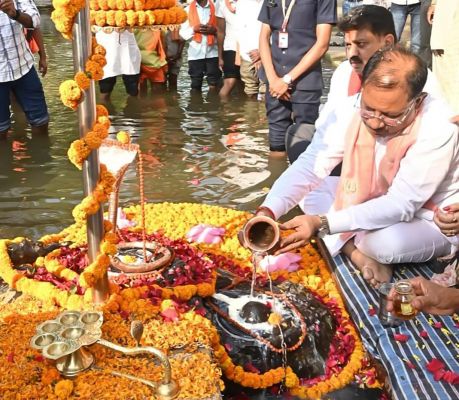 भोलेनाथ की आराधना के साथ विकास का बड़ा संदेश: जलेश्वर महादेव धाम पहुंचे मुख्यमंत्री विष्णुदेव साय, 50 करोड़ की सिंचाई परियोजना और धाम सौंदर्यीकरण की दी सौगात