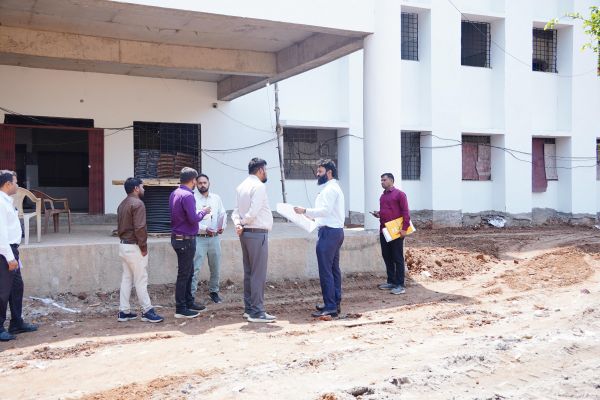 जशपुर में स्वास्थ्य क्रांति की मजबूत नींव : 23 करोड़ की क्रिटिकल केयर यूनिट से लेकर 220 बिस्तर अस्पताल, नर्सिंग और फिजियोथैरेपी कॉलेज तक&hellip; कलेक्टर रोहित व्यास ने निर्माण स्थलों पर पहुंचकर कसी लगाम, बोले&mdash;लापरवाही बर्दाश्त नहीं, समय पर पूरे हों जनसुविधा से जुड़े सभी प्रोजेक्ट