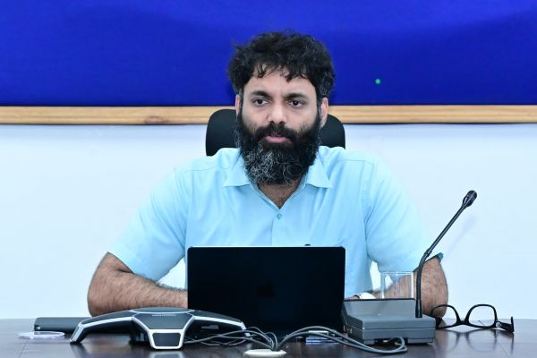 ई-ऑफिस पर सख्त हुए कलेक्टर रोहित व्यास : अब फाइलों से लेकर प्रमोशन रिकॉर्ड तक सब कुछ होगा ऑनलाइन, जल संरक्षण और आपदा मुआवजे पर भी दिए कड़े निर्देश
