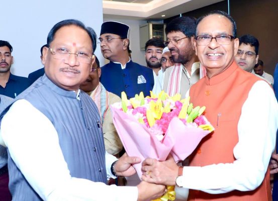 अपनापन&rsquo; के विमोचन समारोह में शामिल हुए मुख्यमंत्री विष्णुदेव साय ,प्रधानमंत्री नरेंद्र मोदी से जुड़े अनुभवों और सार्वजनिक जीवन की आत्मीय यात्रा पर आधारित है केंद्रीय मंत्री शिवराज सिंह चौहान की पुस्तक